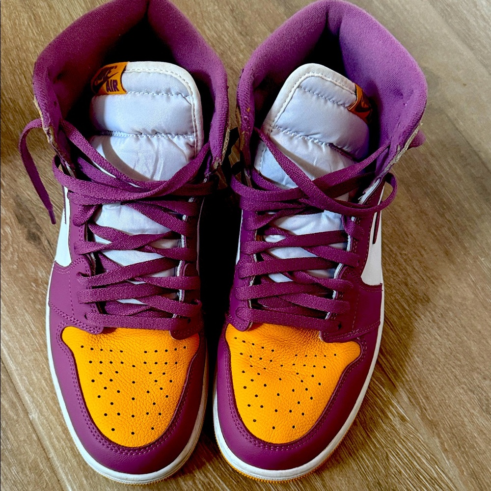 Jordan Nike High-Top Purple and Yellow  Sneakers Lakers Brotherhood’s Like New